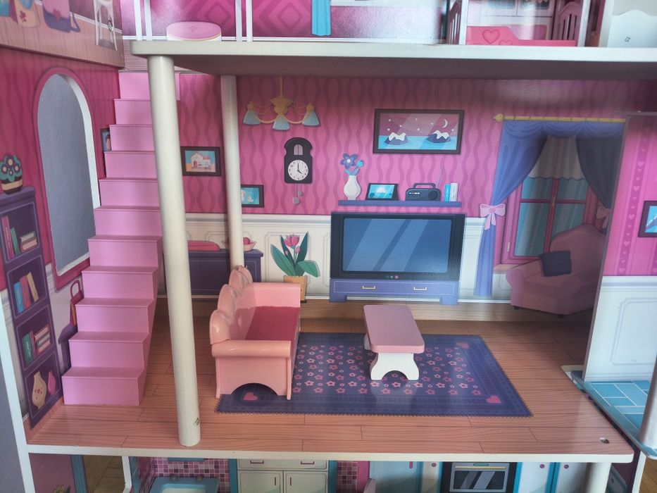 Domek dla lalek Barbie z windą