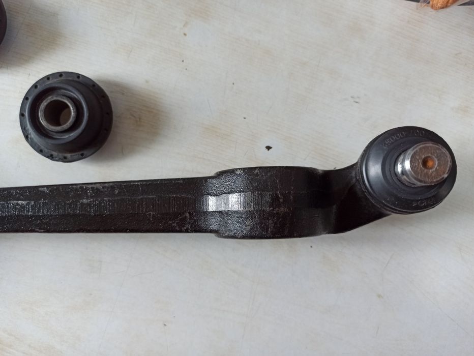 Ричаг/важіль Ауді 100 (сігара)