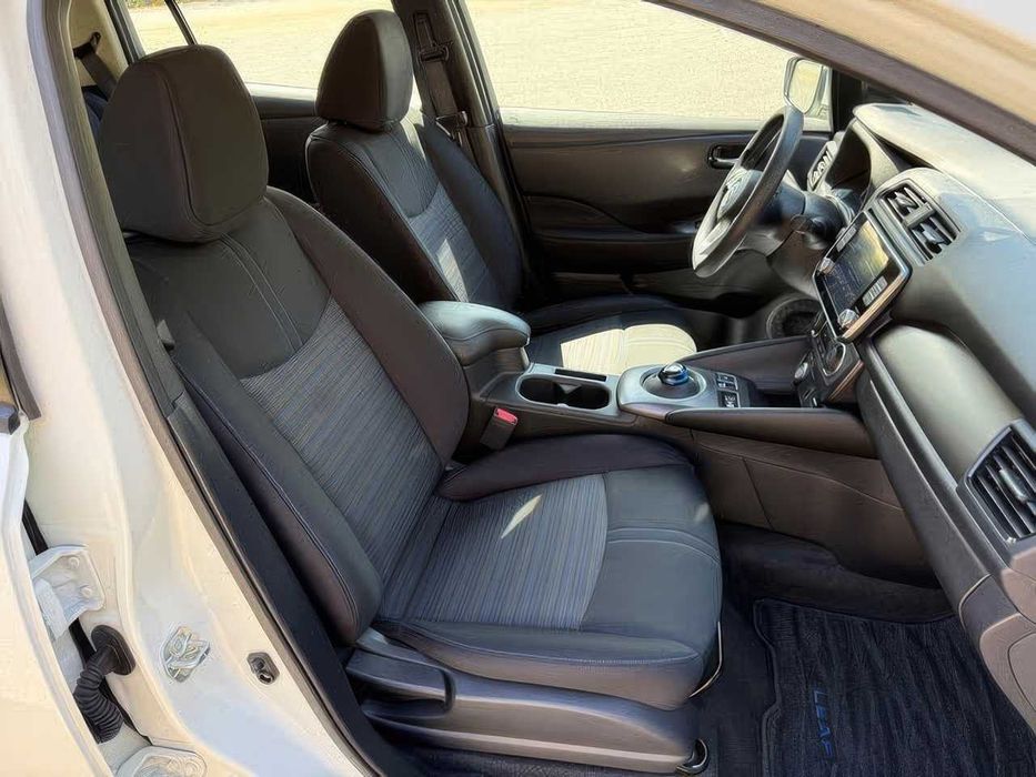 Nissan LEAF S      2025