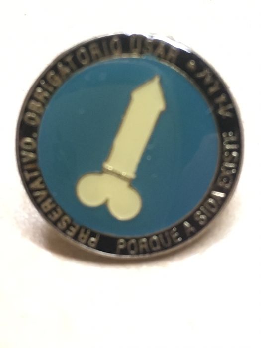 Pin e medalha sem caixa