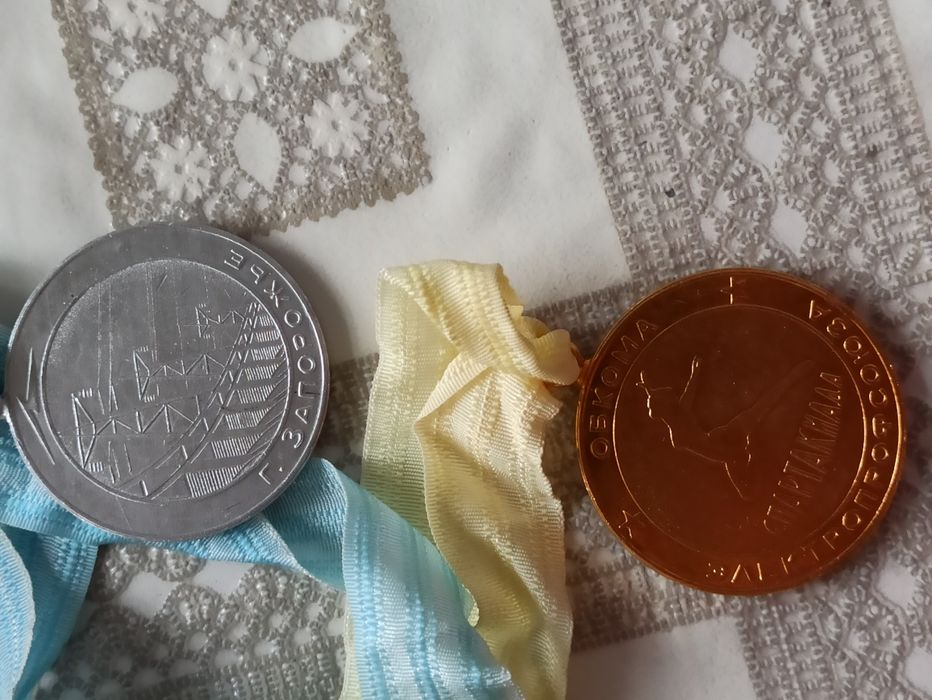 Продам три медали