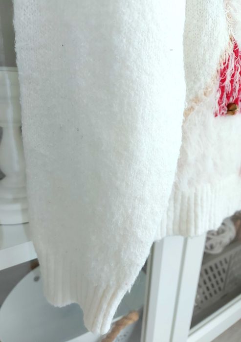 RESERVED Sweterek zimowy z dzwoneczkami biały czerwony roz. 134