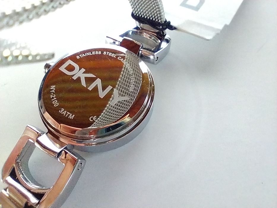 Relógio feminino DKNY Reade. NY2100