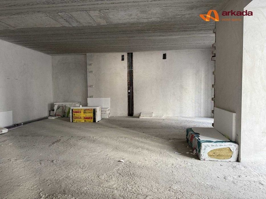 Оренда приміщення біля Сільпо на вулиці Мазепи. 653м2.