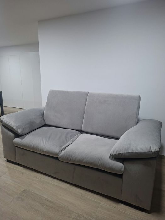 Sofá 2 lugares com 2 metros comprimento e 90cm de largura