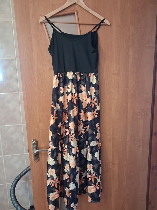 Сарафан літній, стильний квітковий низ, стриманий чорний верх топом