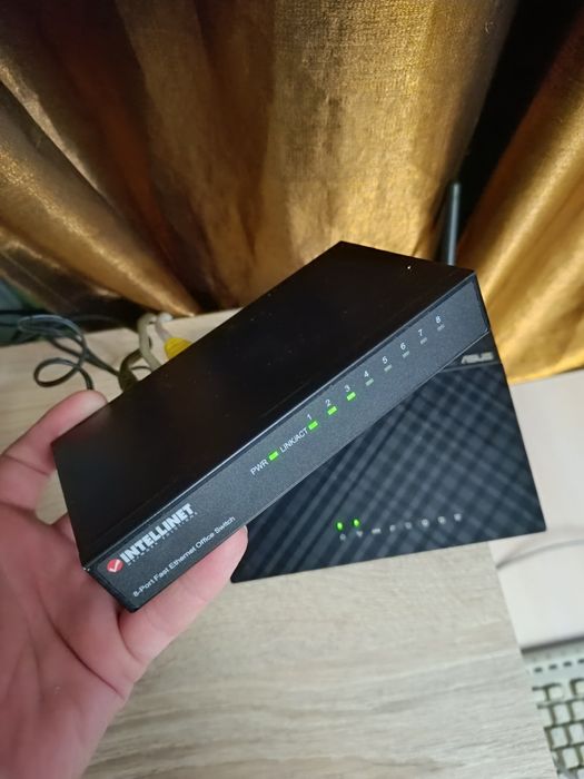 Комутатор мережевий Intellinet