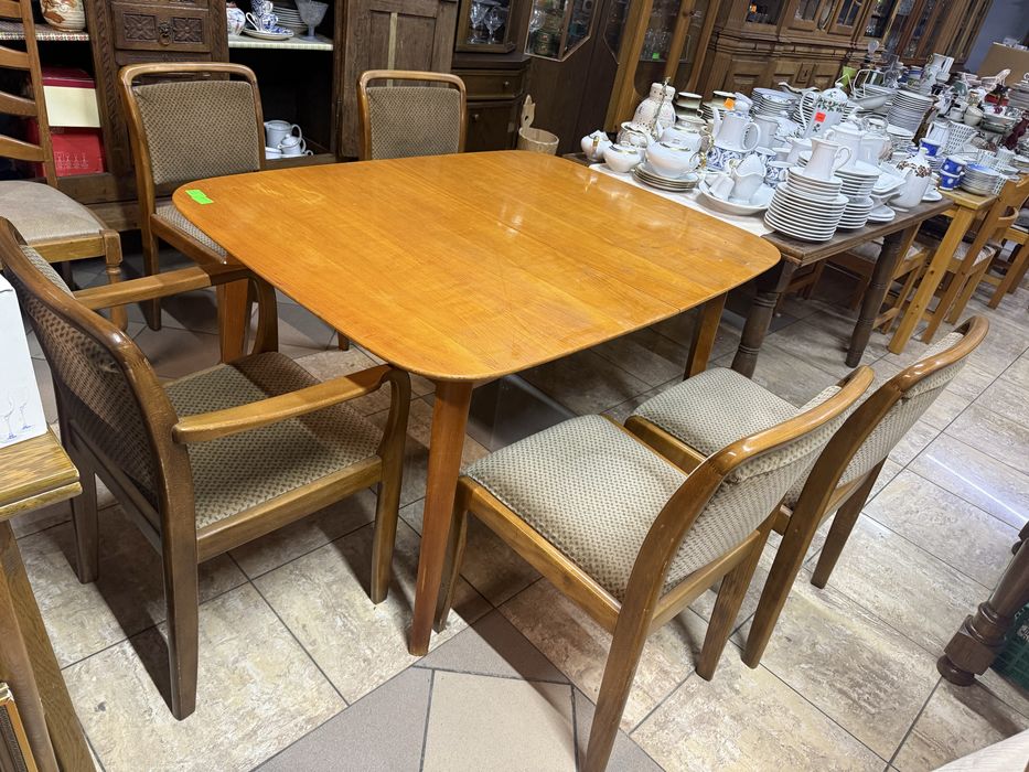 Stół rozkładany + 4 krzesła i fotel – komplet z Holandii DOWOZ DO DOMU