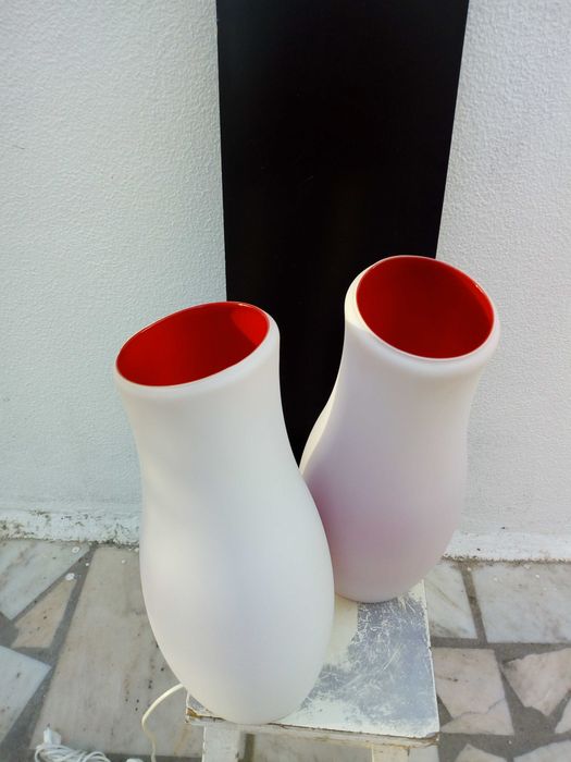 Par de candeeiros em vidro opaca para mesas de cab. Novos da IKEA