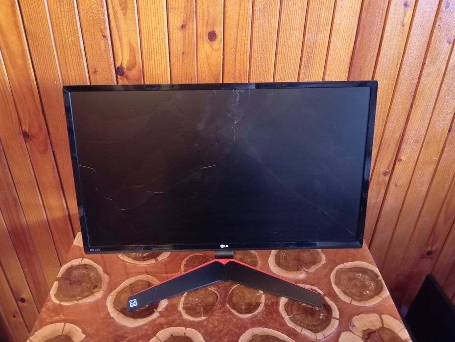 4x monitory, zepsute, uszkodzone matryce