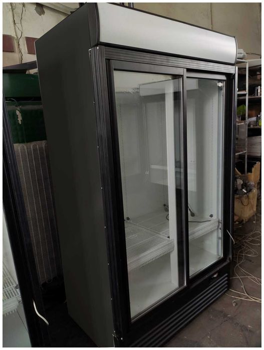 Холодильна шафа вітрина UBC SuperLarge1250 Антрацит.Стан супер.Сервіс
