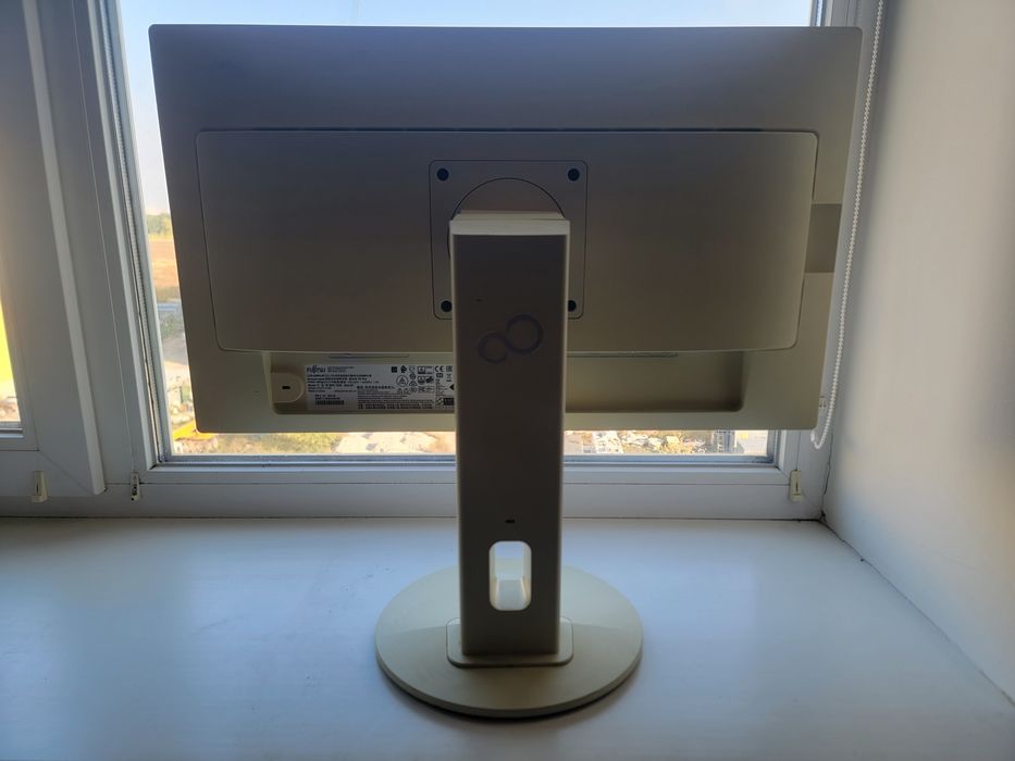 Монитор fujitsu b24 te pro с проводами