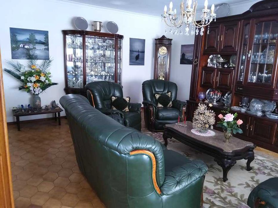 Moradia T4 +2 Oliv. do Douro. Zona da Seara