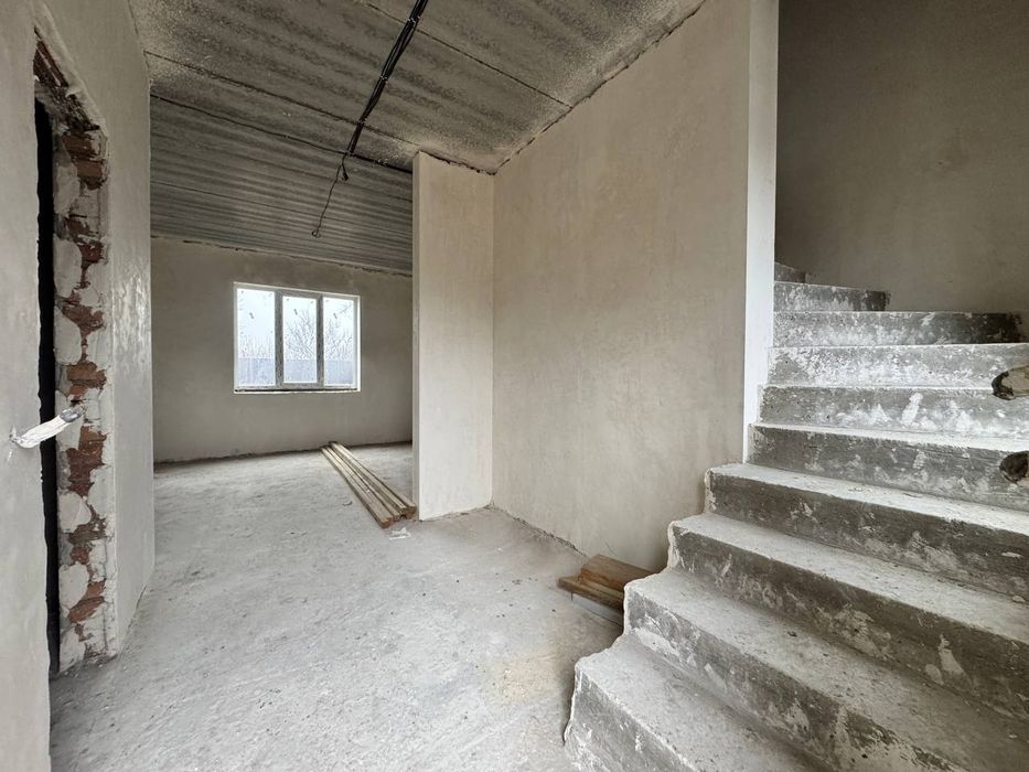 Таун з терасою на даху! Київ