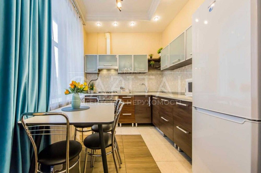 Продаж квартири, вул. Басейна, Печерськ