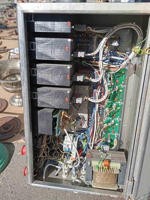 Ящик приборов для электриков