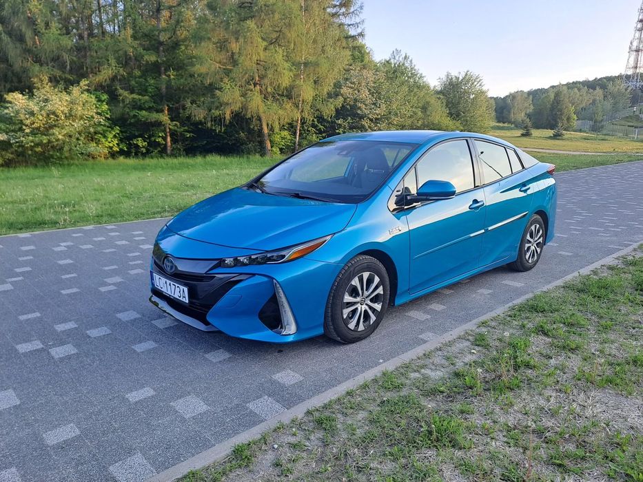 Toyota Prius Prime Plug-In Hybrid, skóra, duży wyświetlacz, 5 osobowy