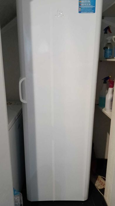 Vendo 2 arcas impecáveis, a funcionar lindamente.