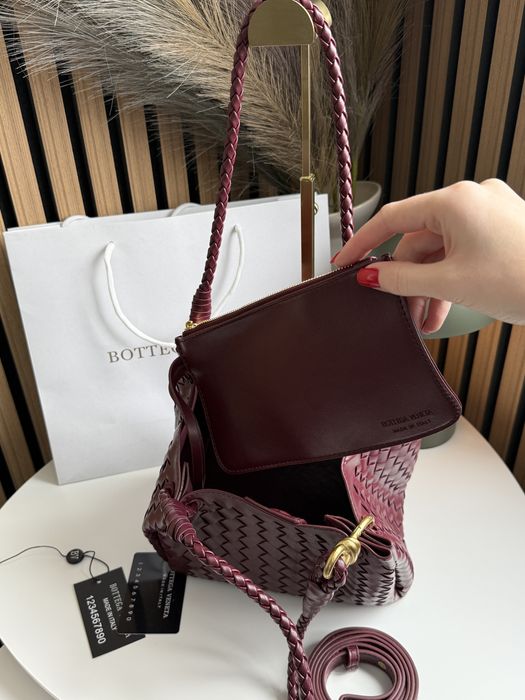 Сумка Bottega Veneta Intrecciato Shoulder Bag