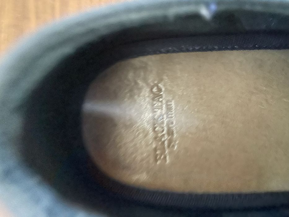 Sapatos com pouco uso