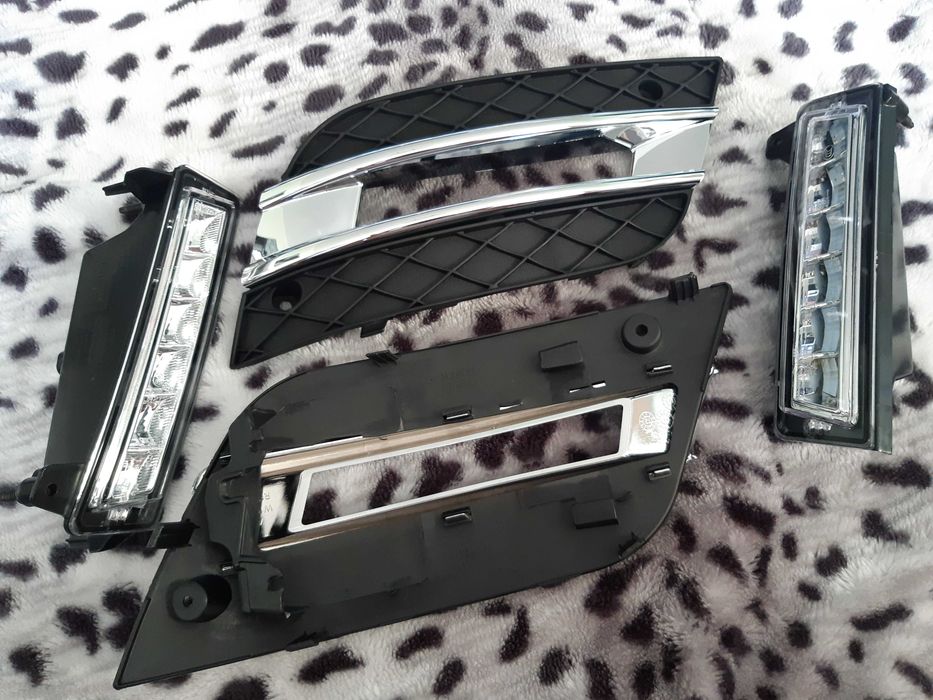 Mercedes ML w164 LIFT światła kratki DRL dzienne LED komplet 2 SZTUKI