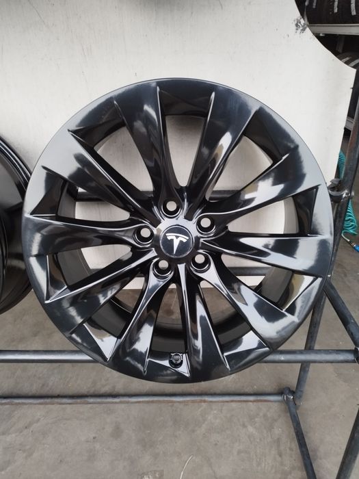 Felgi 19" 5x120 Et 40 8j Tesla S