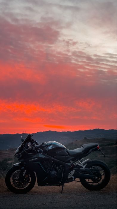 Honda CBR650R — Excelente Estado