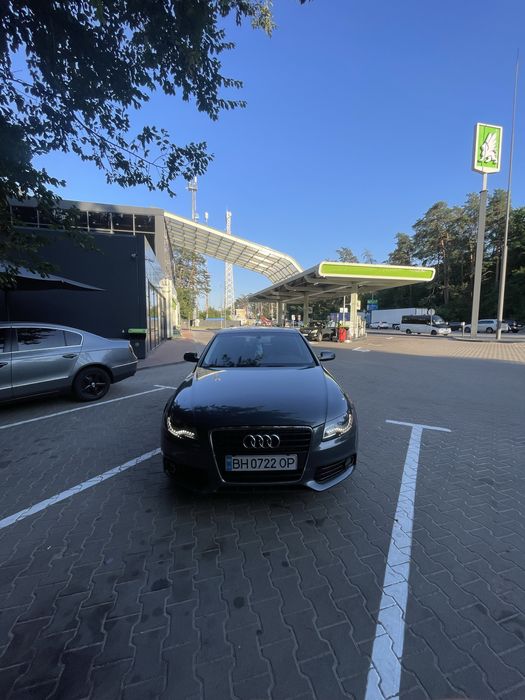 продам a4b8 2010 года