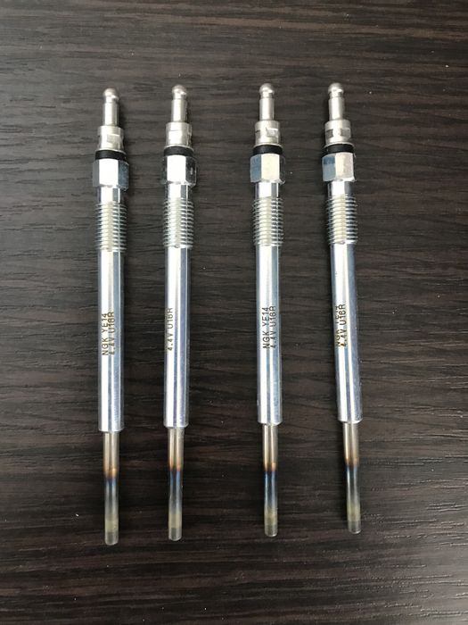 Свічки накалу passat b6 2.0 tdi NGK 07768