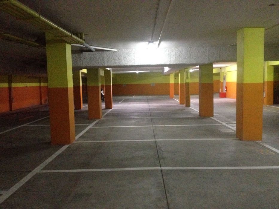 Arrendam-se lugares de garagem - junto à C. M. Gaia
