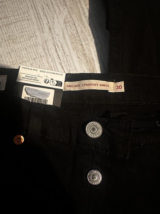 Spodnie damskie levis