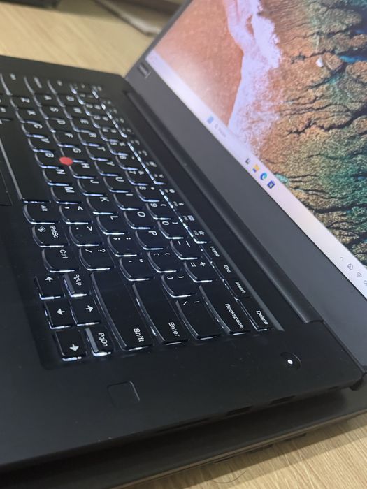 LENOVO Workstations I7 5,0GHZ 64GB MEMORIA SSD M2  512GB  2 GRAFICAS  ECRA 4K