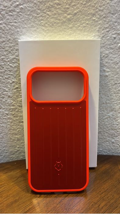 Capa iphone 17 pro max vermelha