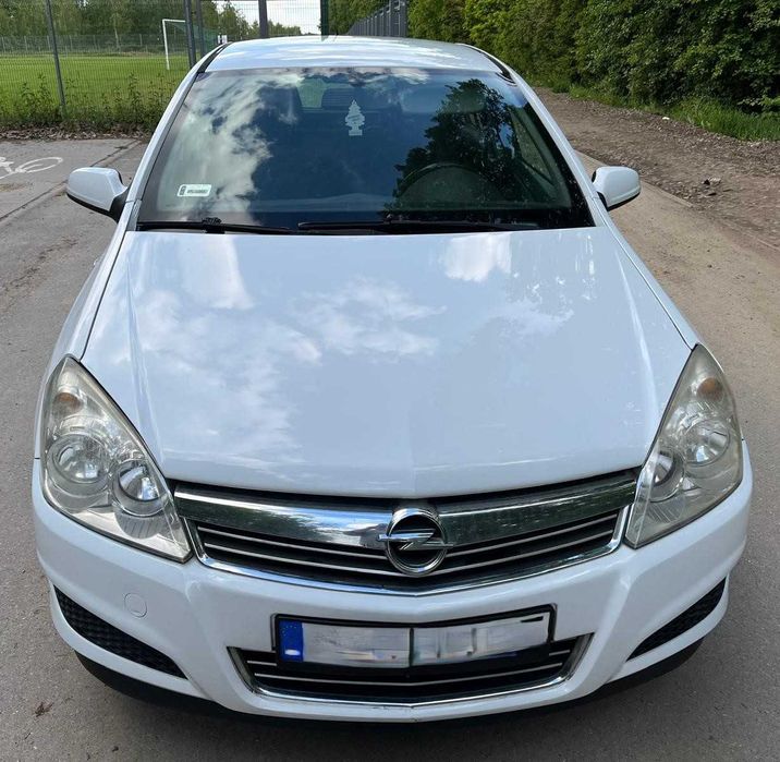Opel astra H 1,4 benzyna 90 km 2007 rok