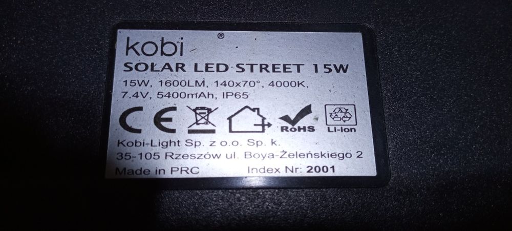 Прожектори з сонячною панеллю.