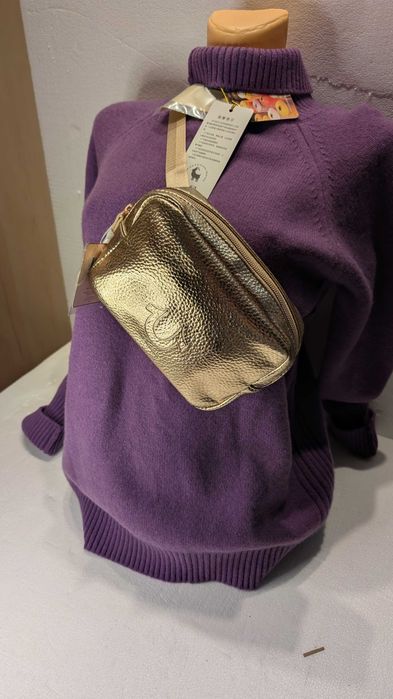 True Religion Rose Gold nerka crossbody new