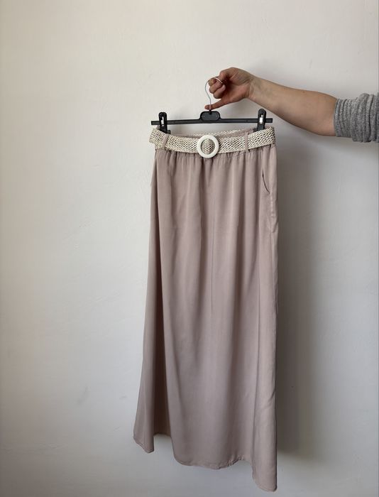 Długa spódnica z paskiem