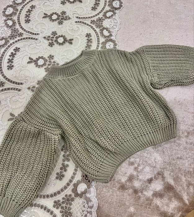 Вʼязаний дитячий светр