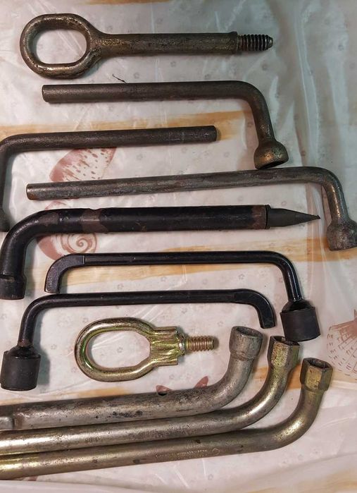Chaves de Rodas e Ganchos de Reboque Originais - Audi, VW, Citroen