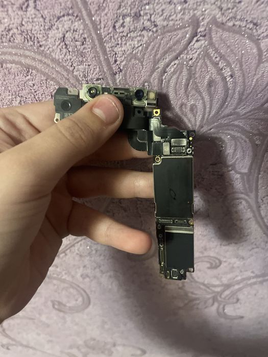 Продам плату на хр 64гб с фейс айди