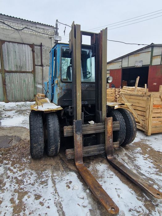Погрущик вилочний
