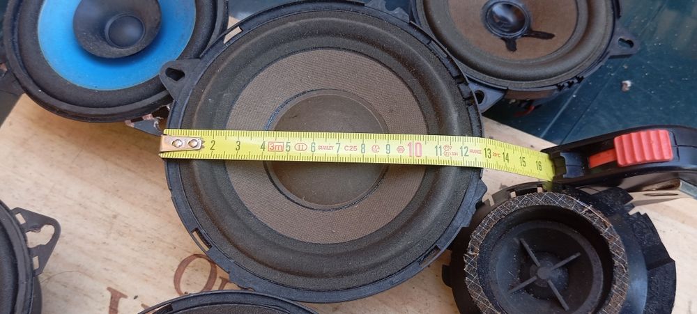 6 Autofalantes e 2 Twitters auto