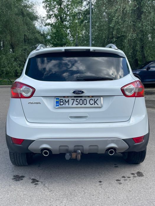 Авто Ford Kuga 2012 офіційний.