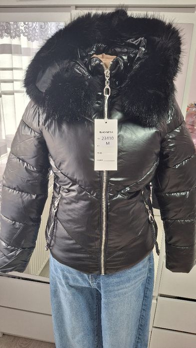 Nowa śliczna kurtka lakierowany mat M