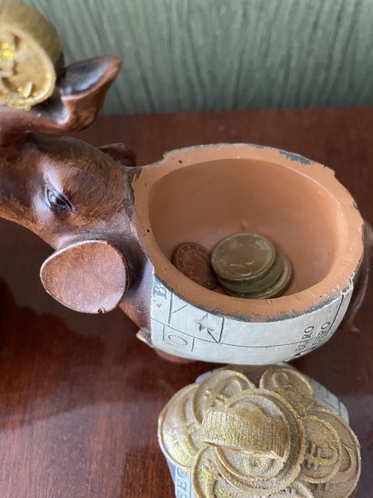 Слоники, годинник, шкатулка, підсвічник, сувенір