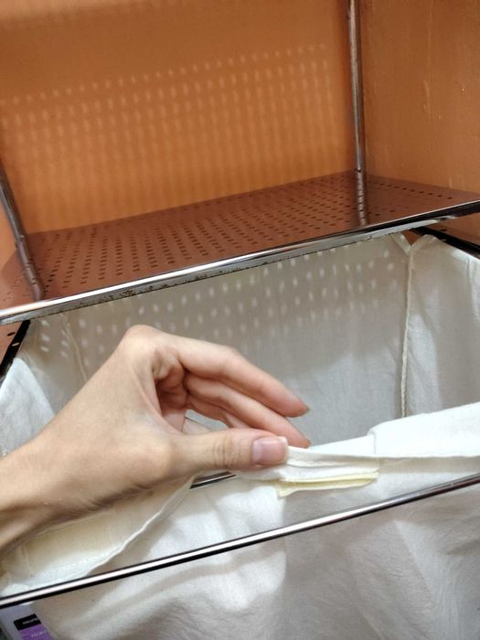 Етажерка стелаж металевий для ванної кімнати з кошиком для білизни