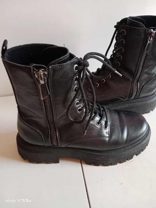 Buty damskie firmy Stradivarius