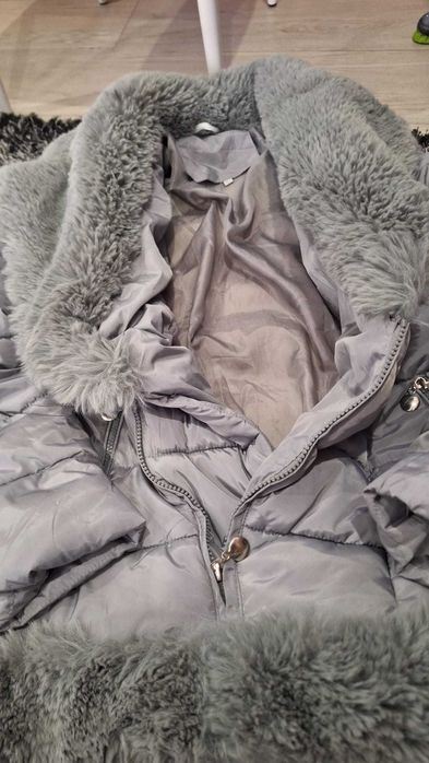 Casaco Quentinho com Pelos – Nunca Usado