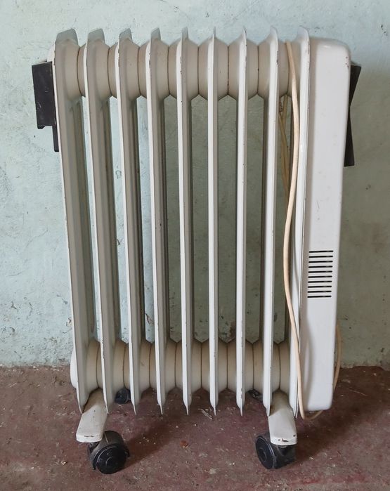 Продам масляний обігрівач