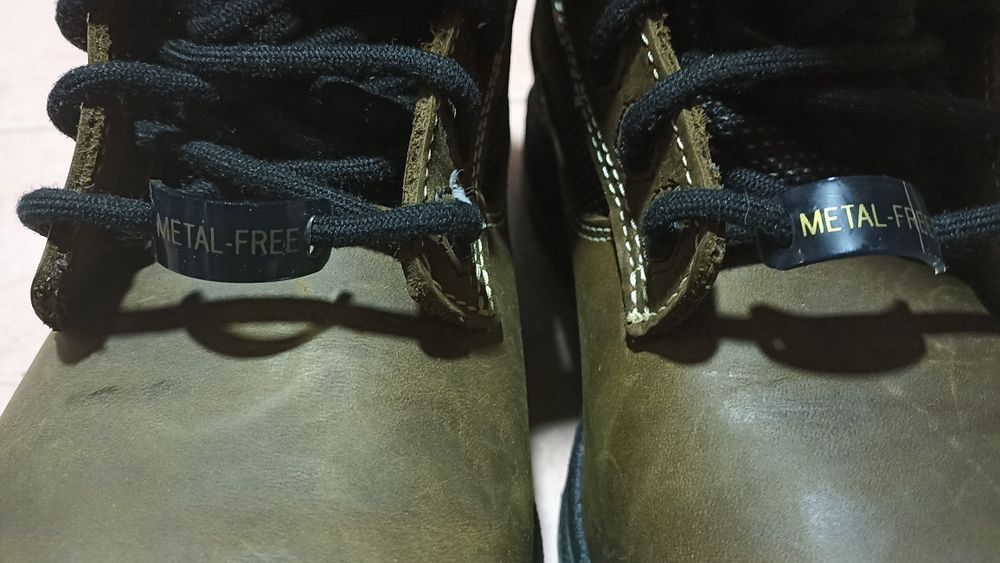 Продам зимние ботинки